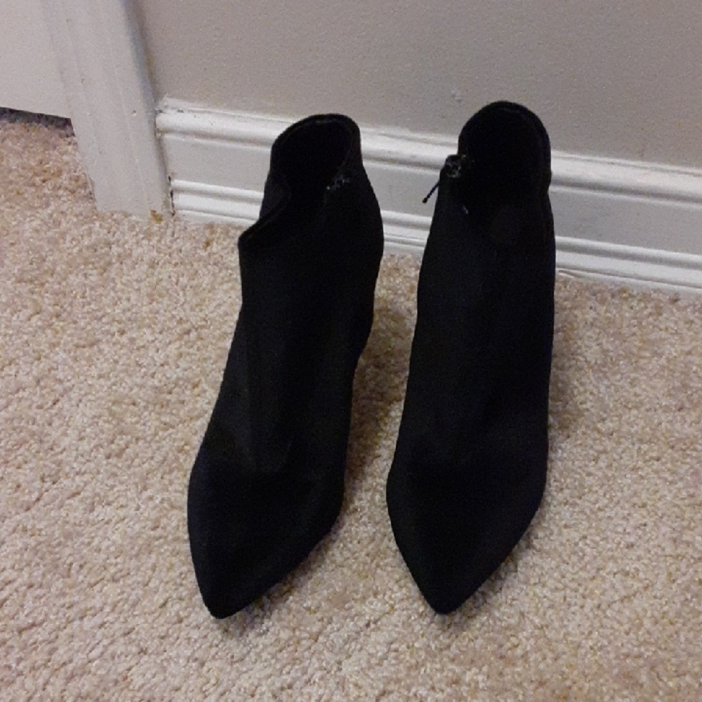 Old Navy Elegant Black Women's Ankle Boots With Side Zippers